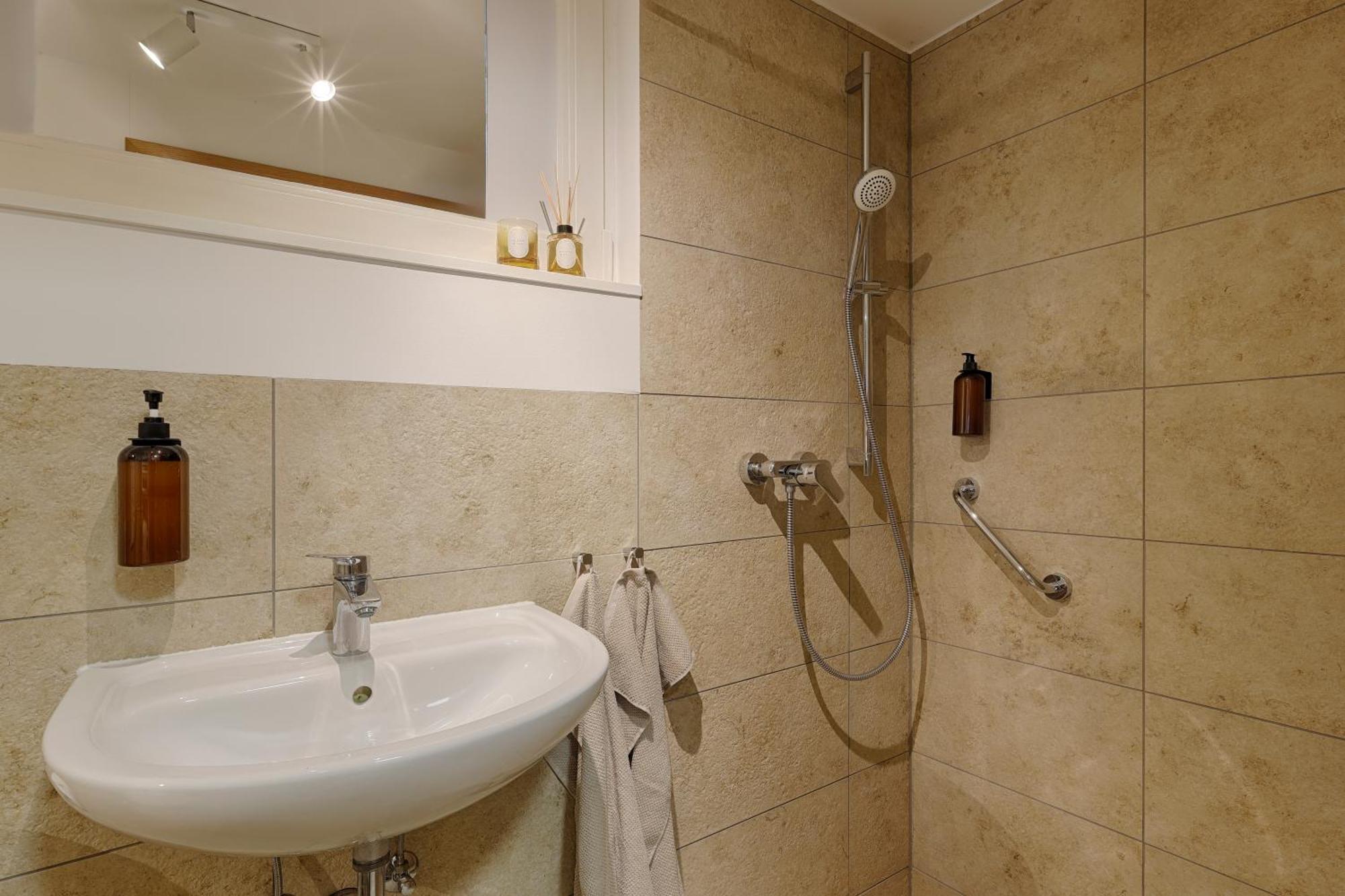 Homie Stay Badgasse - Fewos Am Main Mit Dachterrasse & Fahrradgarage Ochsenfurt Ngoại thất bức ảnh